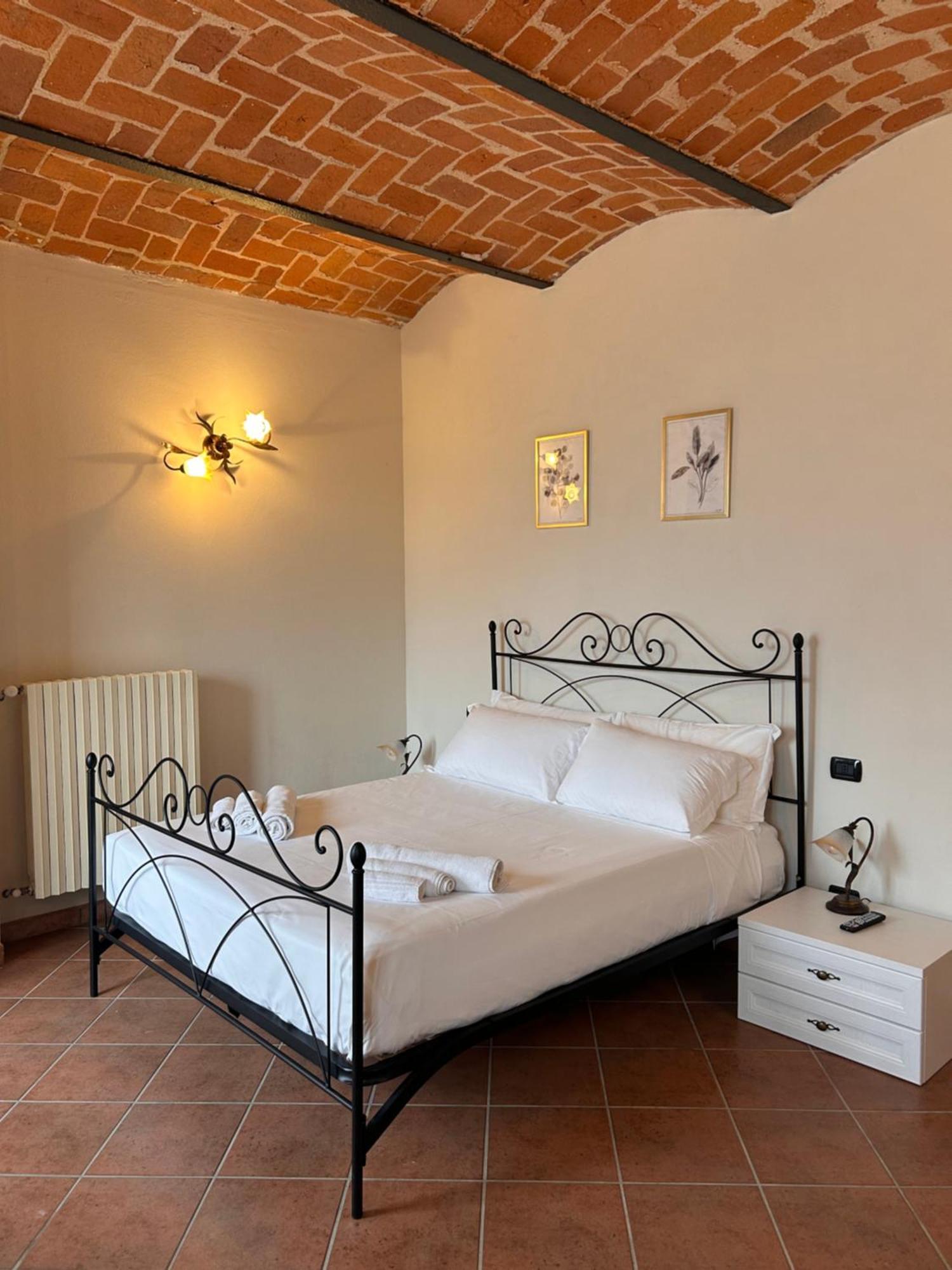Tenuta Agricola La Cava- Cantina E Agriturismo San Damiano dʼAsti Exteriér fotografie