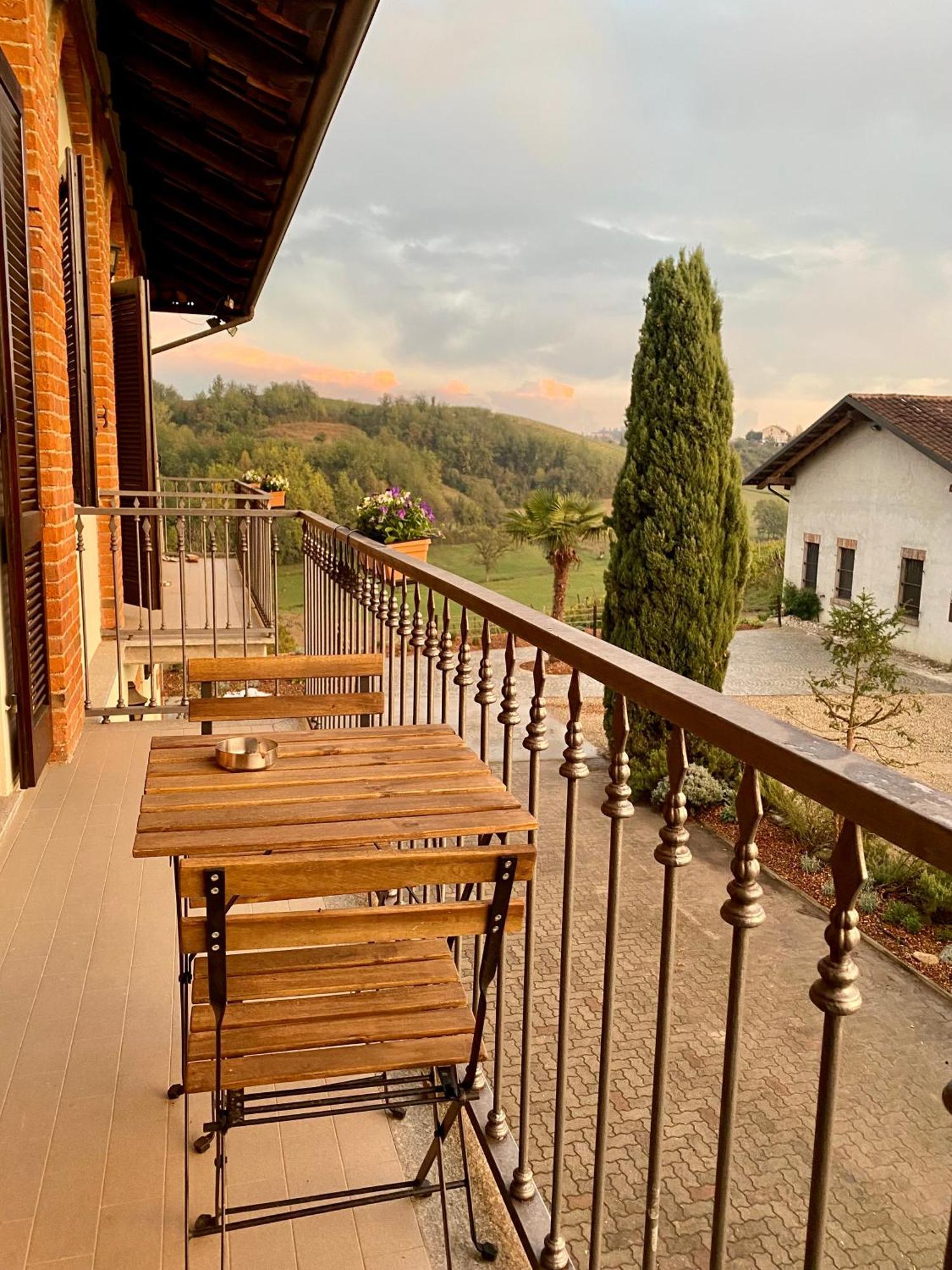 Tenuta Agricola La Cava- Cantina E Agriturismo San Damiano dʼAsti Exteriér fotografie