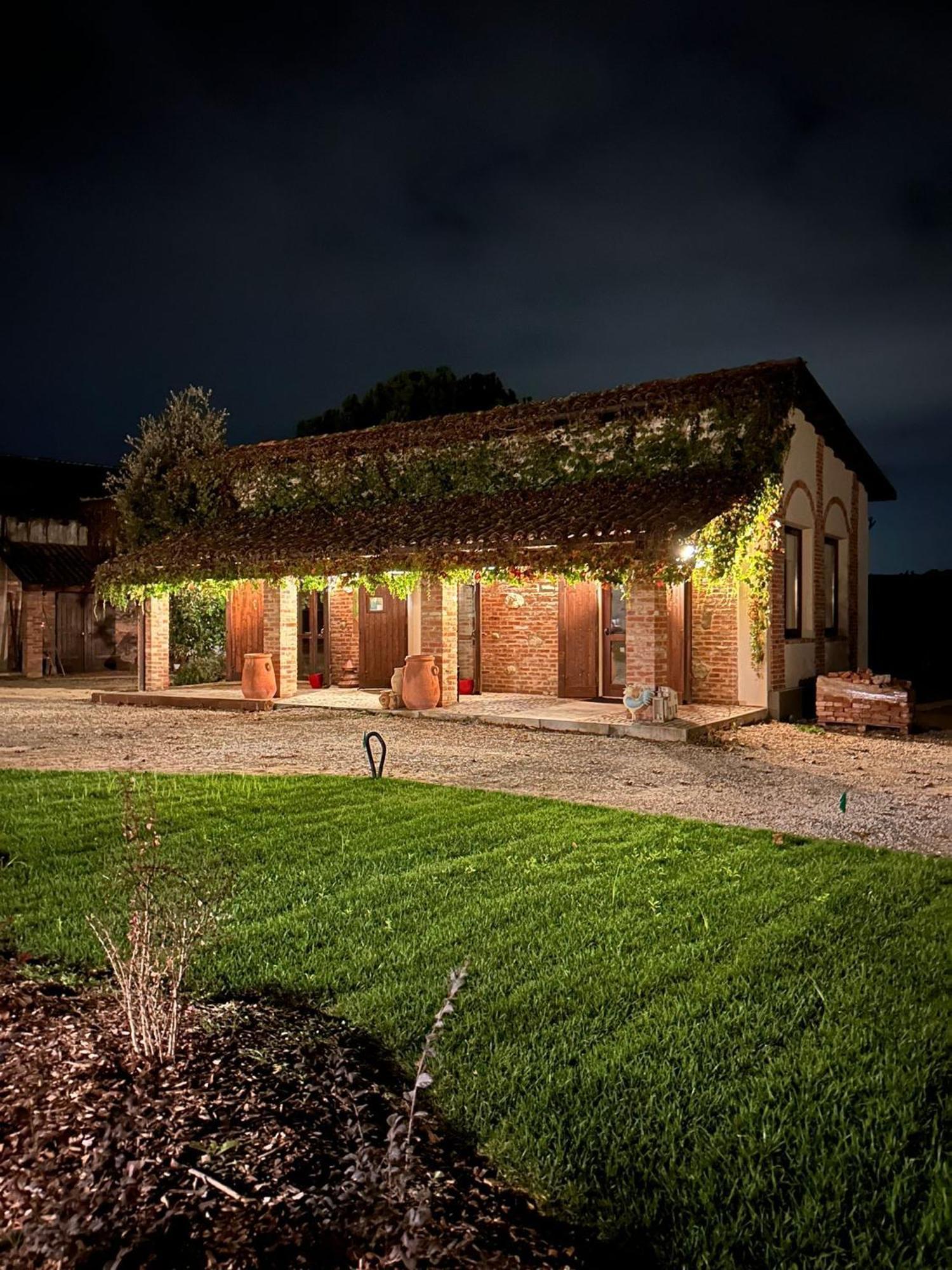 Tenuta Agricola La Cava- Cantina E Agriturismo San Damiano dʼAsti Exteriér fotografie
